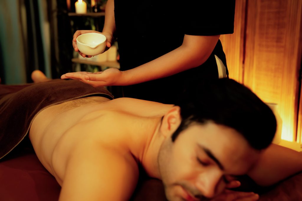 oil-men-massage-1024x683